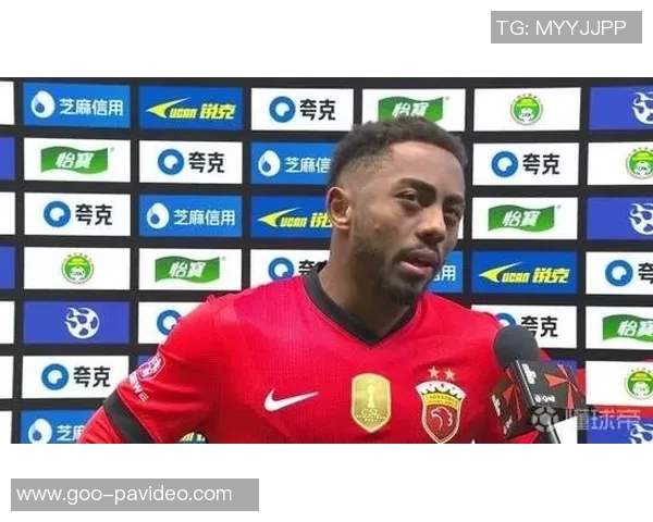 官方：巴萨18岁后卫埃斯帕特右膝韧带受伤，预计伤缺8-10周