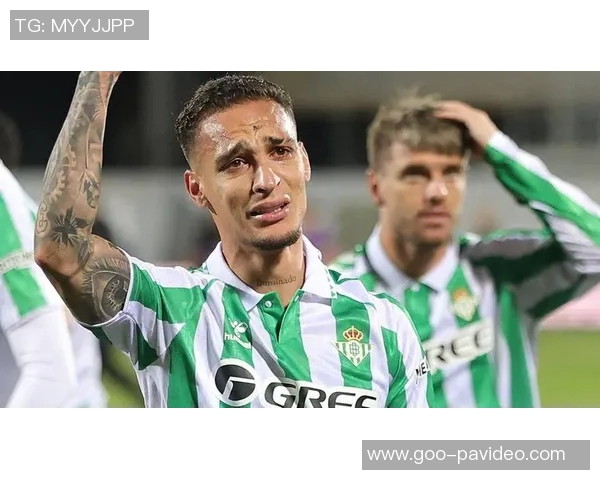 德转发贝蒂斯全员安东尼整活阵容图：抱歉，截止日把我们逼疯了